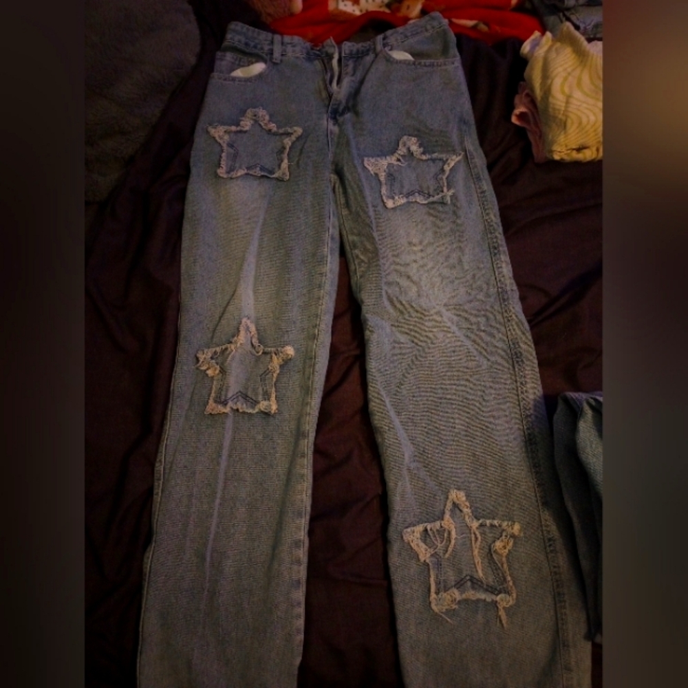 Light wash baggy star patches jeans